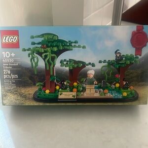 Lego Jane Goodall Tribute Set. New in box. 40530